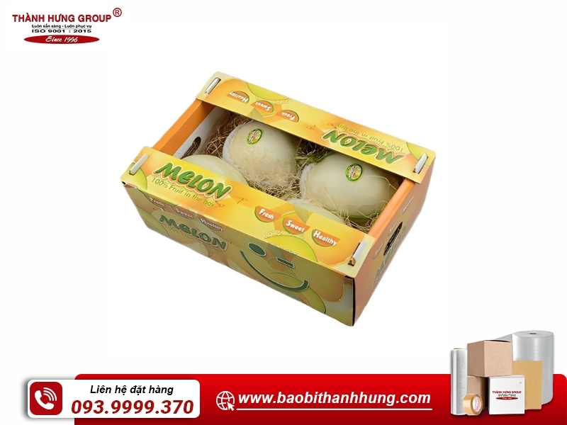 Thùng carton đựng dưa lưới có kết cấu chắc chắn, màu sắc bắt mắt.